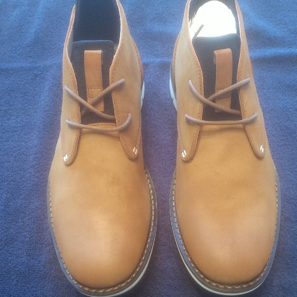 Kenneth Cole Tan Chukka Boots